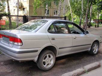 2002 Nissan Sunny Photos