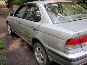 2002 Nissan Sunny Pictures