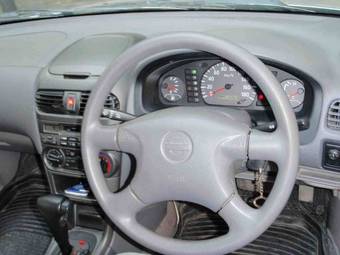 2002 Nissan Sunny Images