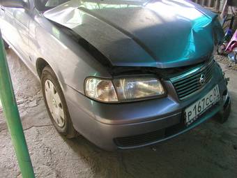 2002 Nissan Sunny Photos