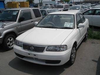 2002 Nissan Sunny Photos