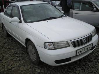 2002 Nissan Sunny Pictures