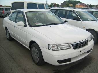 2002 Nissan Sunny Pictures