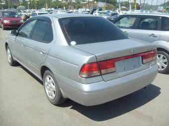 2002 Nissan Sunny Pictures