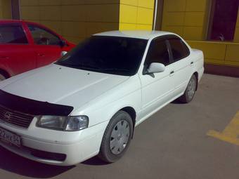 2002 Nissan Sunny Photos