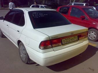 2002 Nissan Sunny Pictures