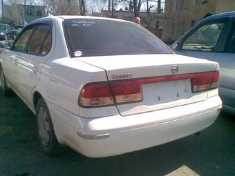 2002 Nissan Sunny Photos