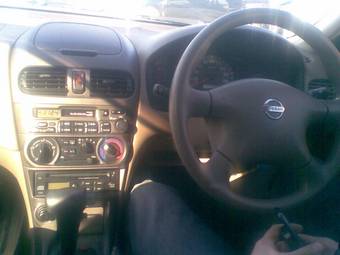 2002 Nissan Sunny Pictures