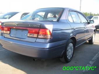 2002 Nissan Sunny Pictures