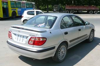 2002 Nissan Sunny Pictures