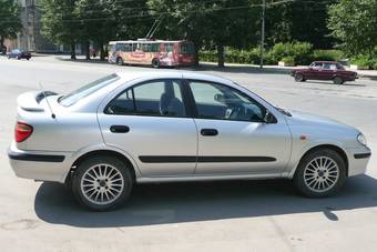 2002 Nissan Sunny Pictures