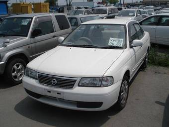 2002 Nissan Sunny Pictures