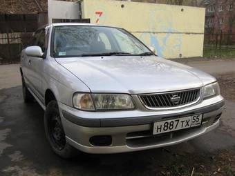 2002 Nissan Sunny Photos