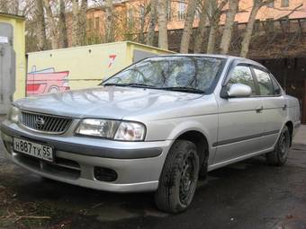 2002 Nissan Sunny Pictures