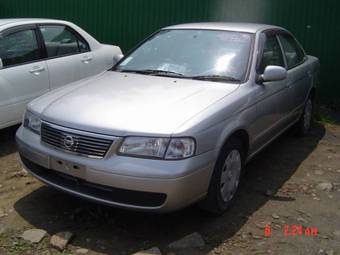 2002 Nissan Sunny Pics