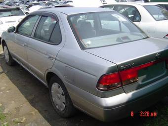 2002 Nissan Sunny Photos
