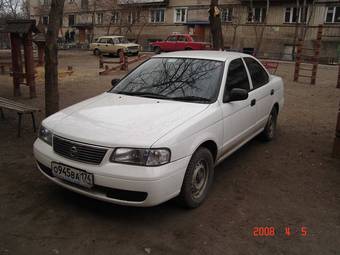 2002 Nissan Sunny Pictures