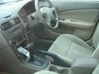 2002 Nissan Sunny Photos