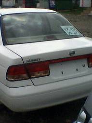 2002 Nissan Sunny Pictures