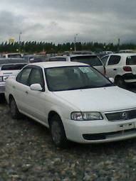 2002 Nissan Sunny Photos