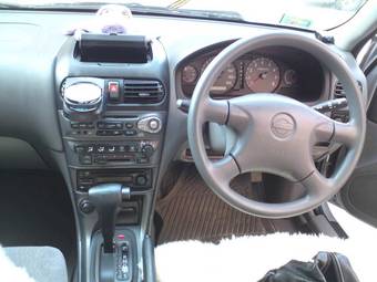 2002 Nissan Sunny Photos