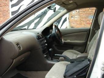 2002 Nissan Sunny Pictures