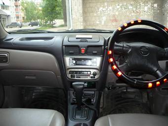 2002 Nissan Sunny Pictures