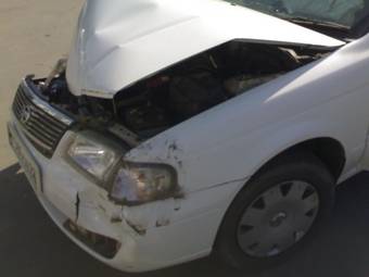 2002 Nissan Sunny Photos
