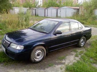 2002 Nissan Sunny Photos