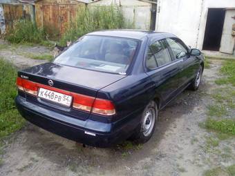 2002 Nissan Sunny Photos