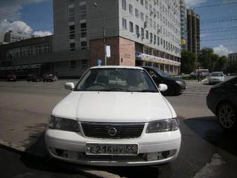 2002 Nissan Sunny Photos
