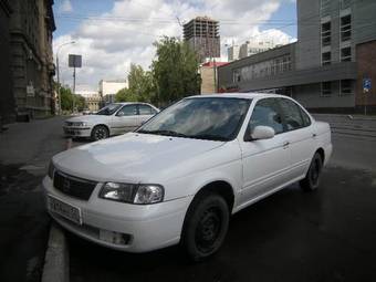 2002 Nissan Sunny Photos