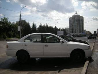 2002 Nissan Sunny Pictures