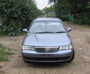 2002 Nissan Sunny Photos