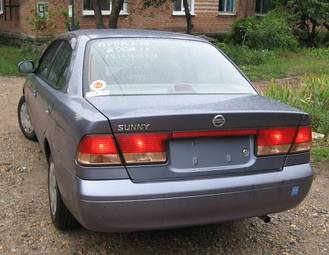 2002 Nissan Sunny Pictures