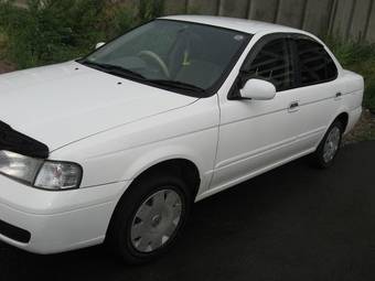 2002 Nissan Sunny Pictures