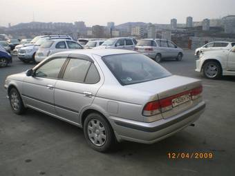 2002 Nissan Sunny Photos