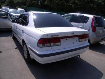 2002 Nissan Sunny Pics