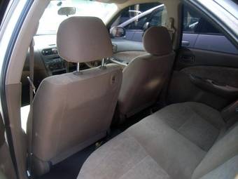 2002 Nissan Sunny Pictures