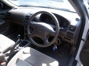 2002 Nissan Sunny Photos