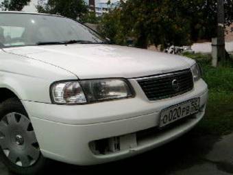 2002 Nissan Sunny Photos