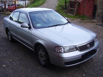 2002 Nissan Sunny Photos