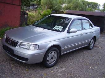 2002 Nissan Sunny Photos