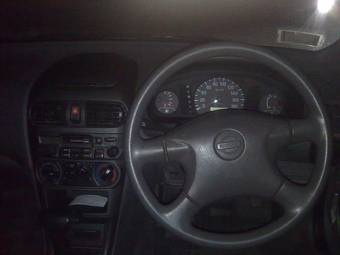 2002 Nissan Sunny Photos