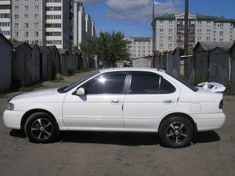 2002 Nissan Sunny Pictures