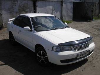 2002 Nissan Sunny Pictures