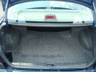 2002 Nissan Sunny Pictures