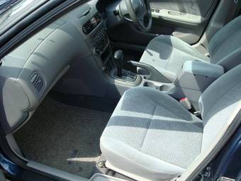 2002 Nissan Sunny Photos