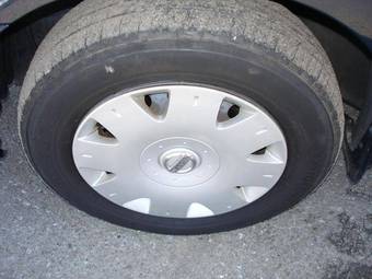 2002 Nissan Sunny Photos
