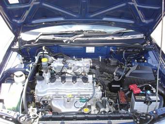 2002 Nissan Sunny Pictures